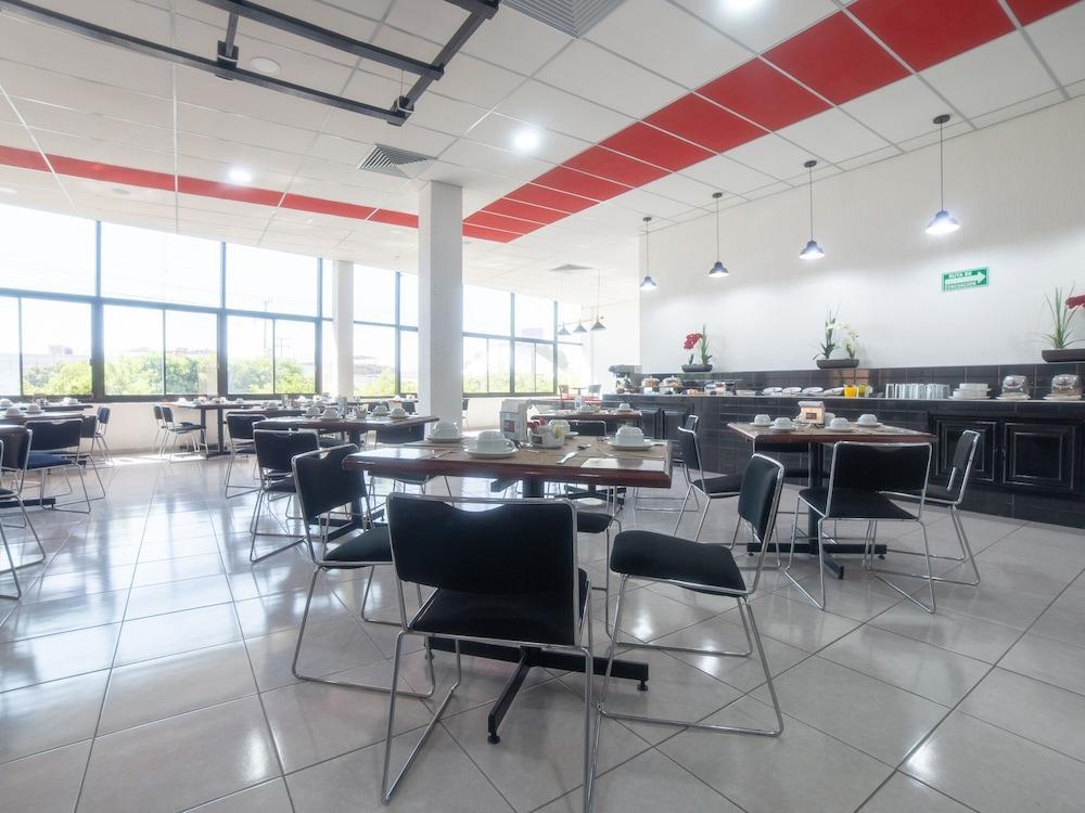 Capital O Hotel Casa Real Celaya Celaya  Extérieur photo