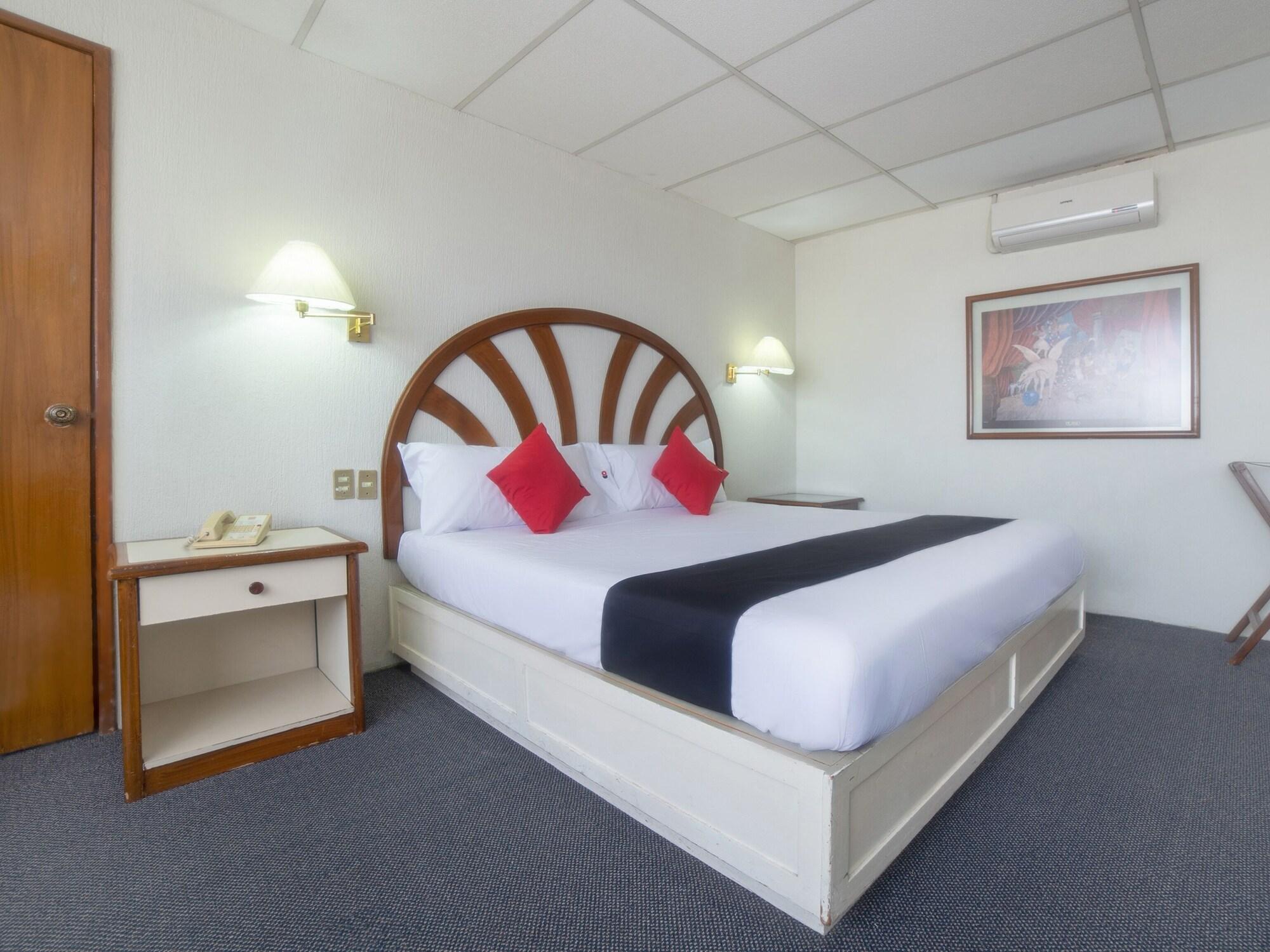 Capital O Hotel Casa Real Celaya Celaya  Extérieur photo